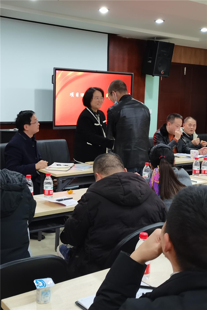 香港六台盒宝典资料大全